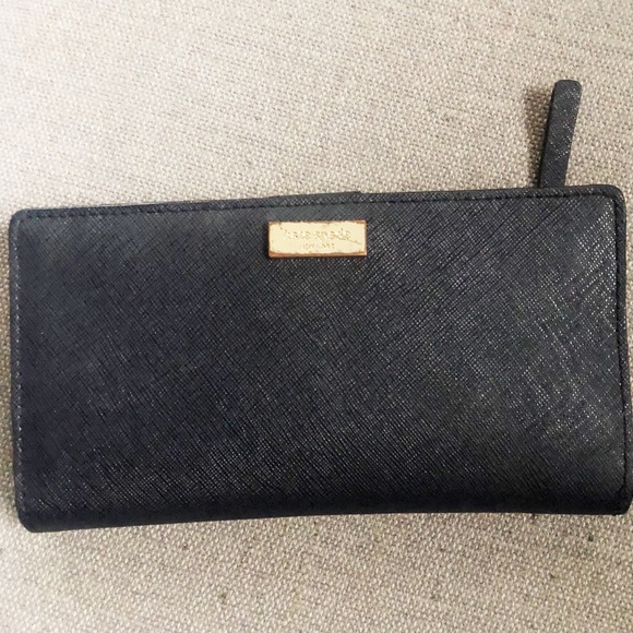 Kate Spade Saffiano Wallet - Picture 7 of 7